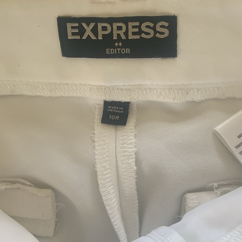 Express Editor size 8 R white capris. - Picture 2 of 3